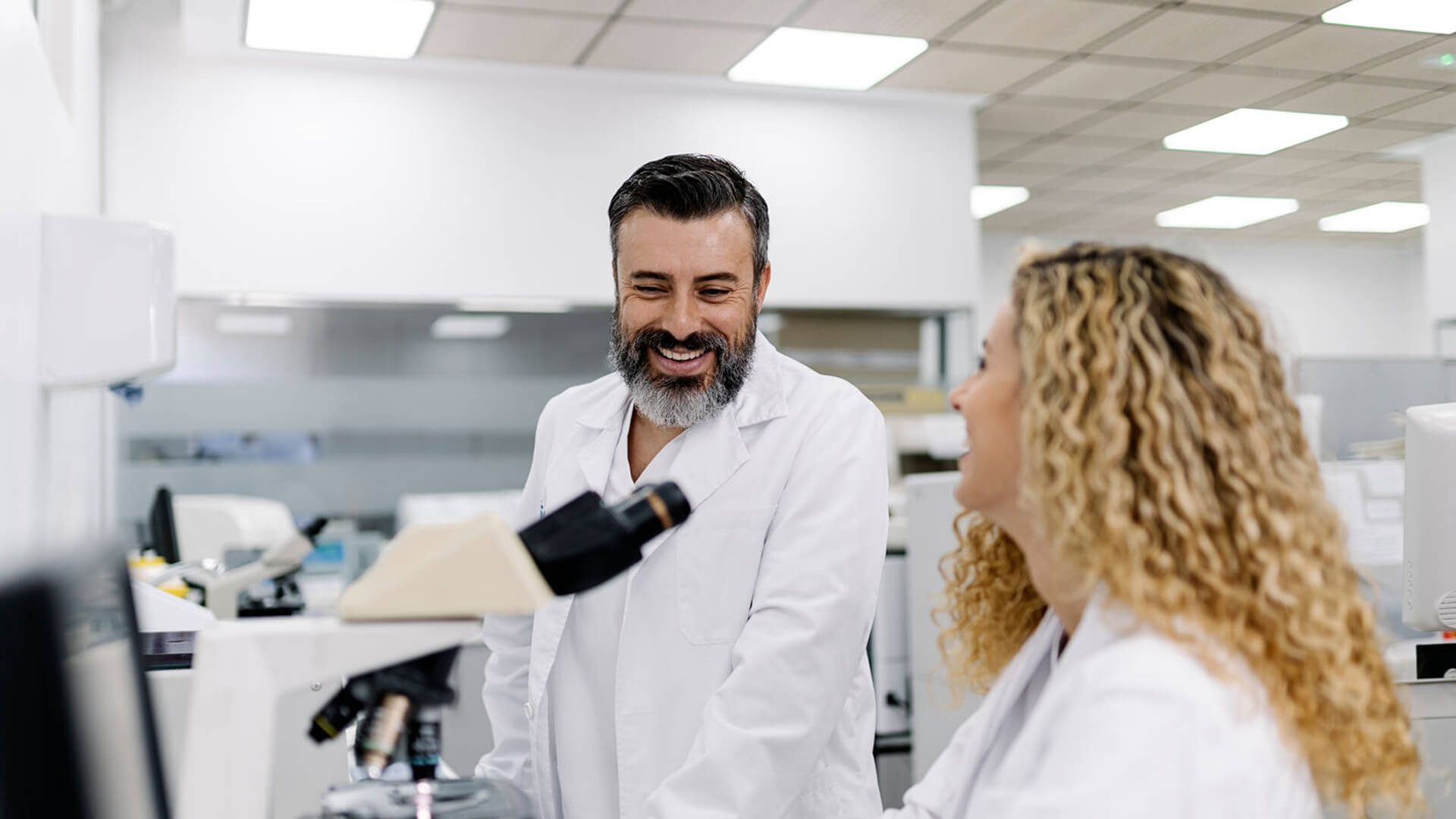 mitarbeiter_im_labor mitarbeiter_im_labor